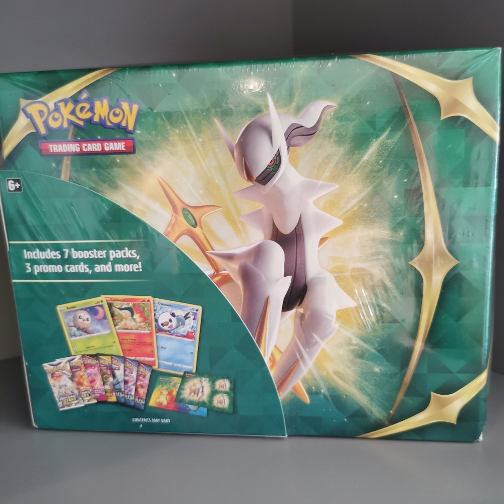 Pokemon 2022 Spring Collection Collector Chest